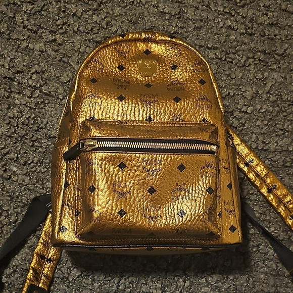 Gold Backpack - Picture 2 of 16